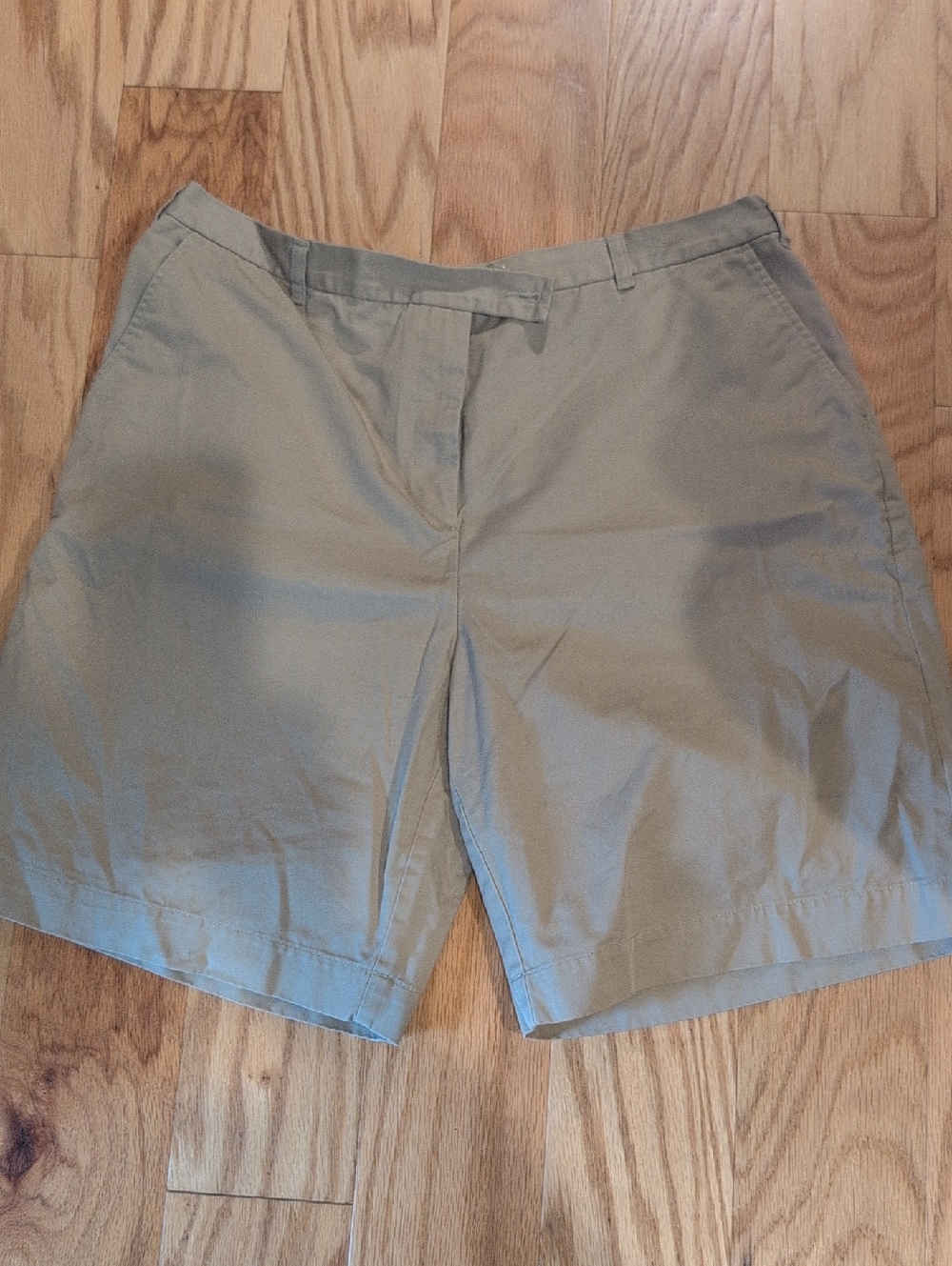 Lands' End Women's Light Tan Bermuda Shorts